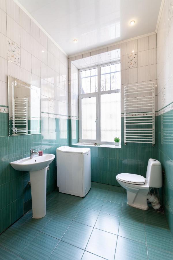 Leogrand Apartments Svobody 33 Leopoli Esterno foto
